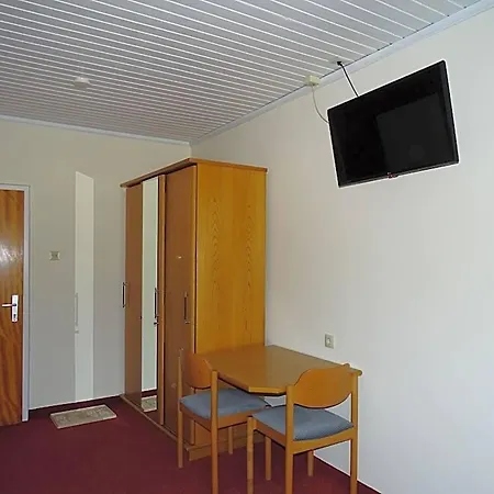 Torwirt Otel *