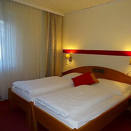 Torwirt Otel *