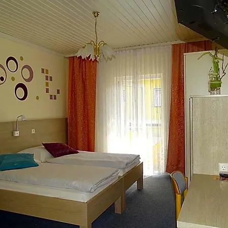 Torwirt Otel *